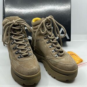 Aqua Haly tan suede sneaker platform booties, Sz 5
